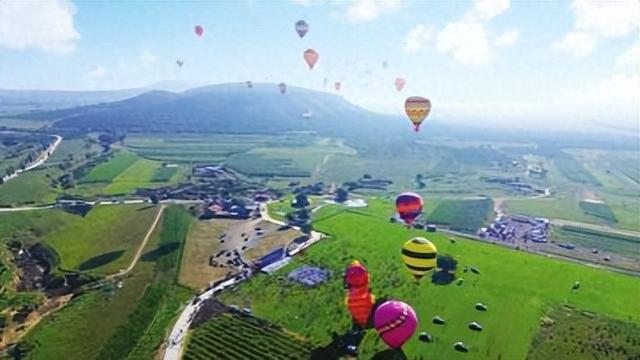 展现出传统, 一场震撼的, 为观众带来 展现出传统, 一场震撼的, 为观众带来