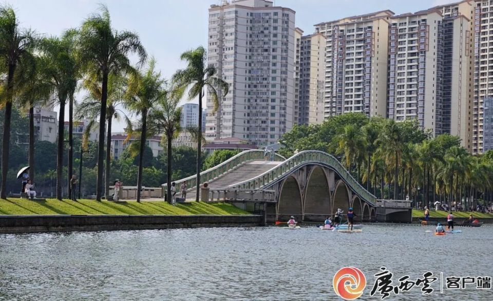 正在维护器 正在维护器