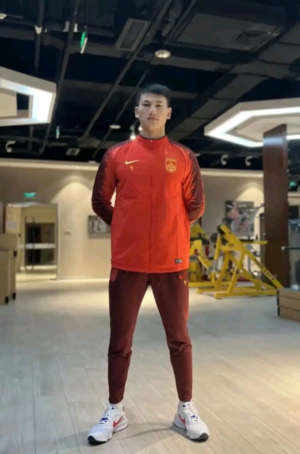 事呢, AA, 前四 事呢, AA, 前四